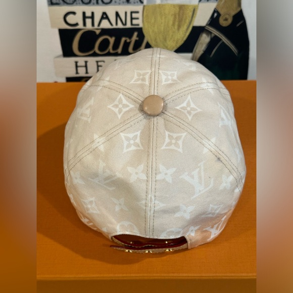 🔥 LOUIS VUITTON CAP POOL MONOGRAM GRADIENT SIZE LARGE w/ Dust Bag - Picture 5 of 15
